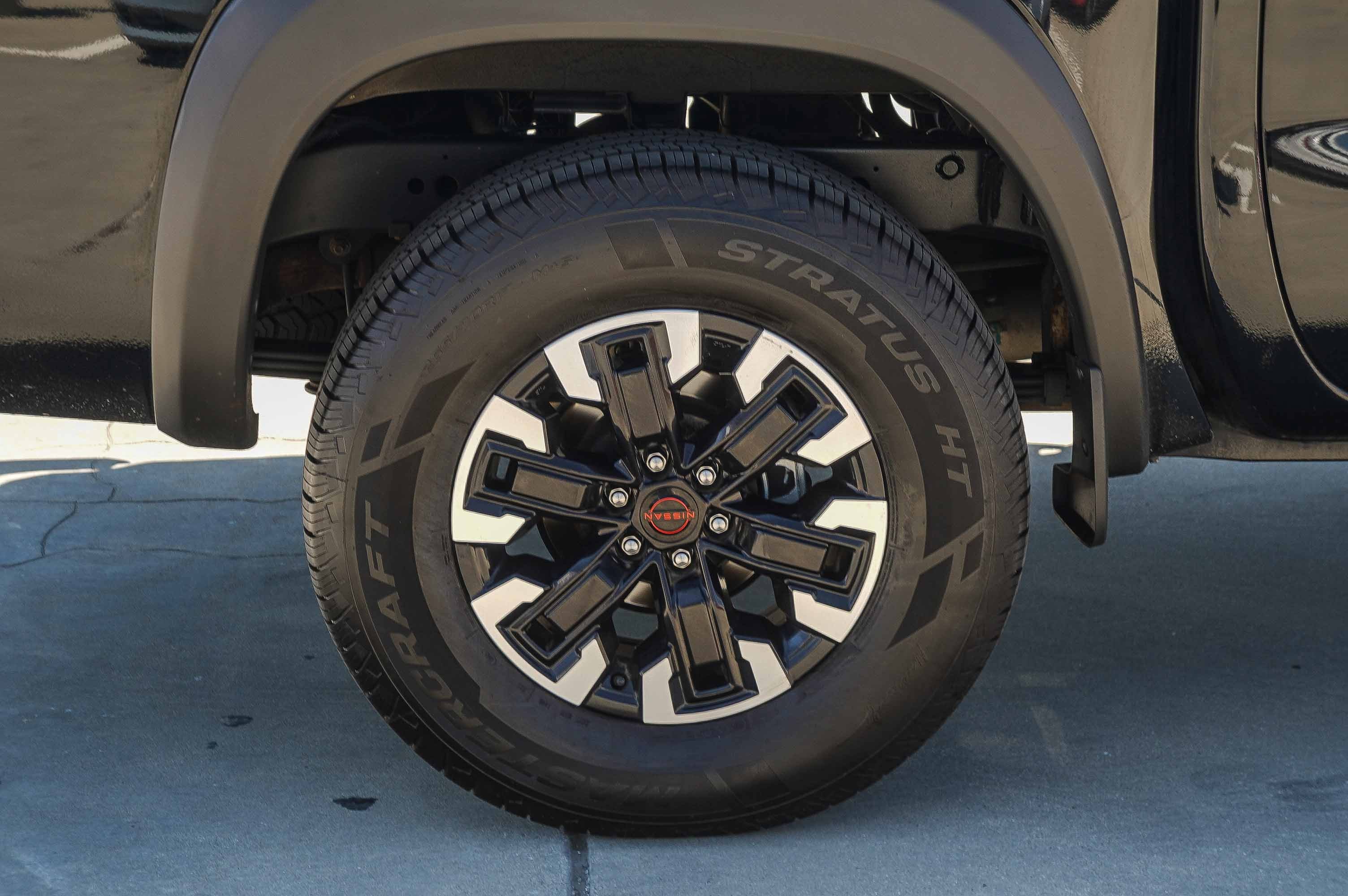 Used 2024 Nissan Frontier PRO-4X AWD/4WD image 12