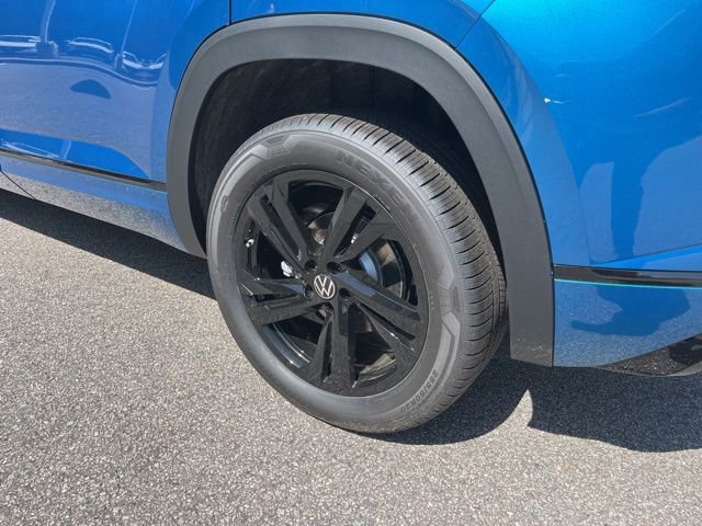 New 2025 Volkswagen Atlas Cross Sport SEL R-Line image 25