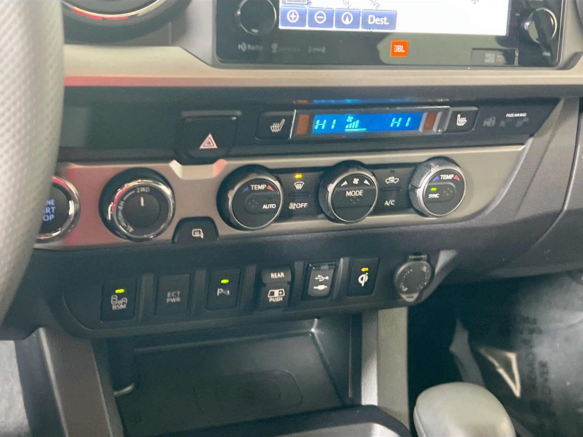 Used 2019 Toyota Tacoma Limited image 16