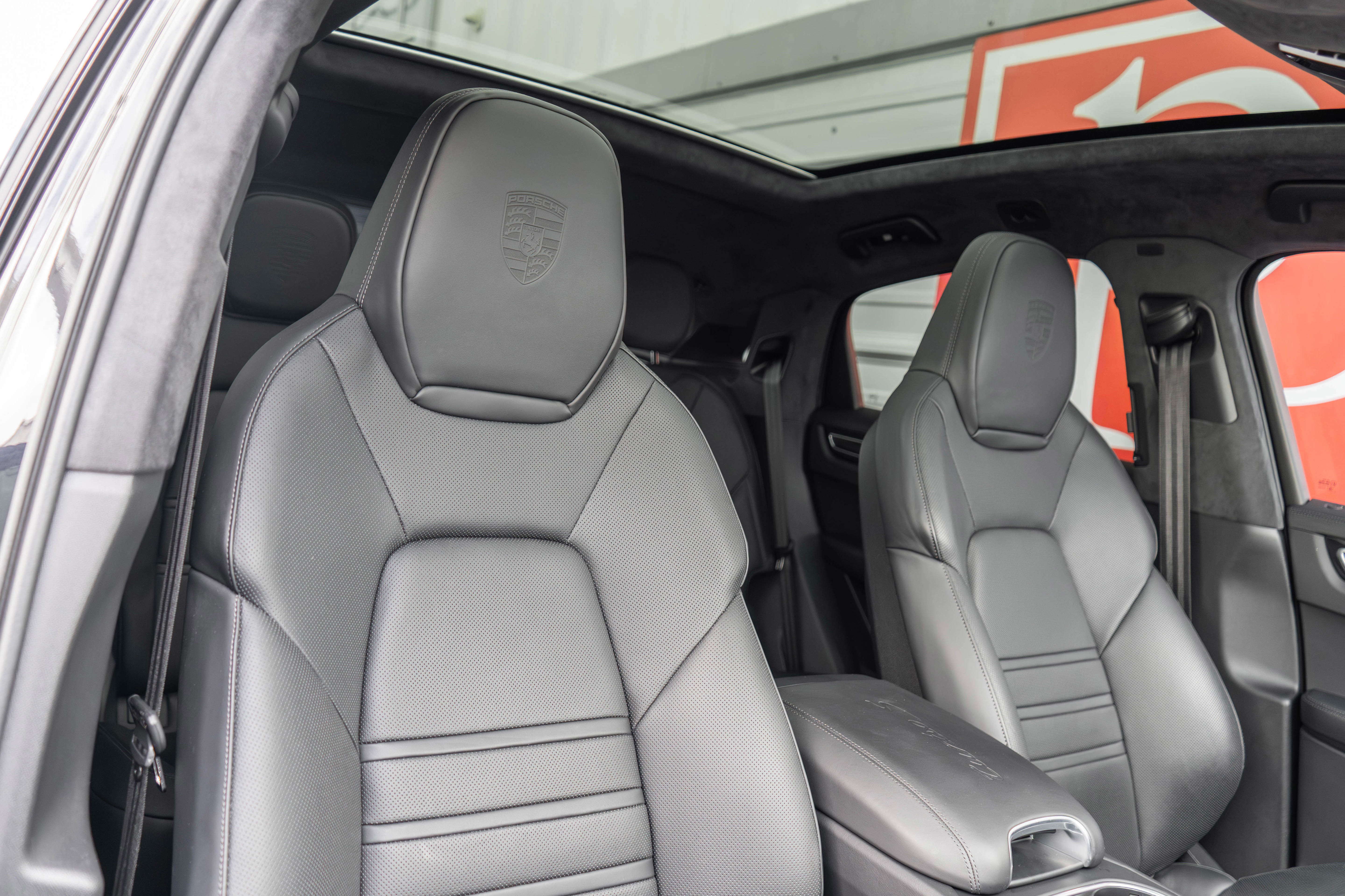 Used 2022 Porsche Cayenne Turbo S AWD/4WD image 27