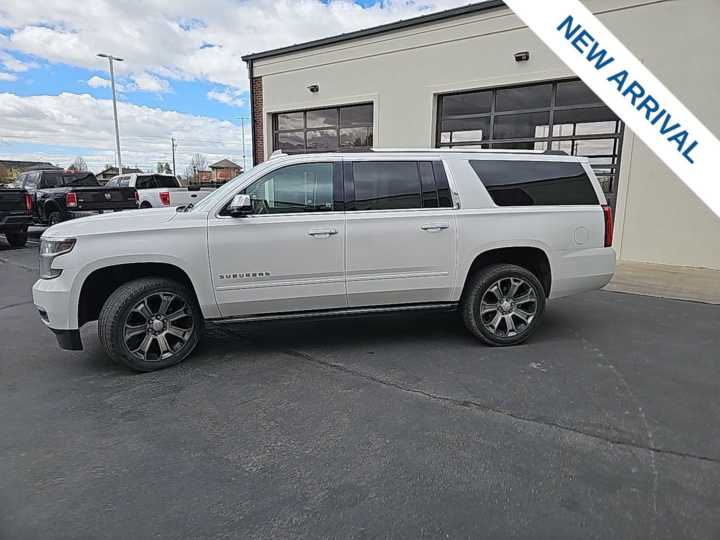 Used 2019 Chevrolet Suburban Premier AWD/4WD image 4