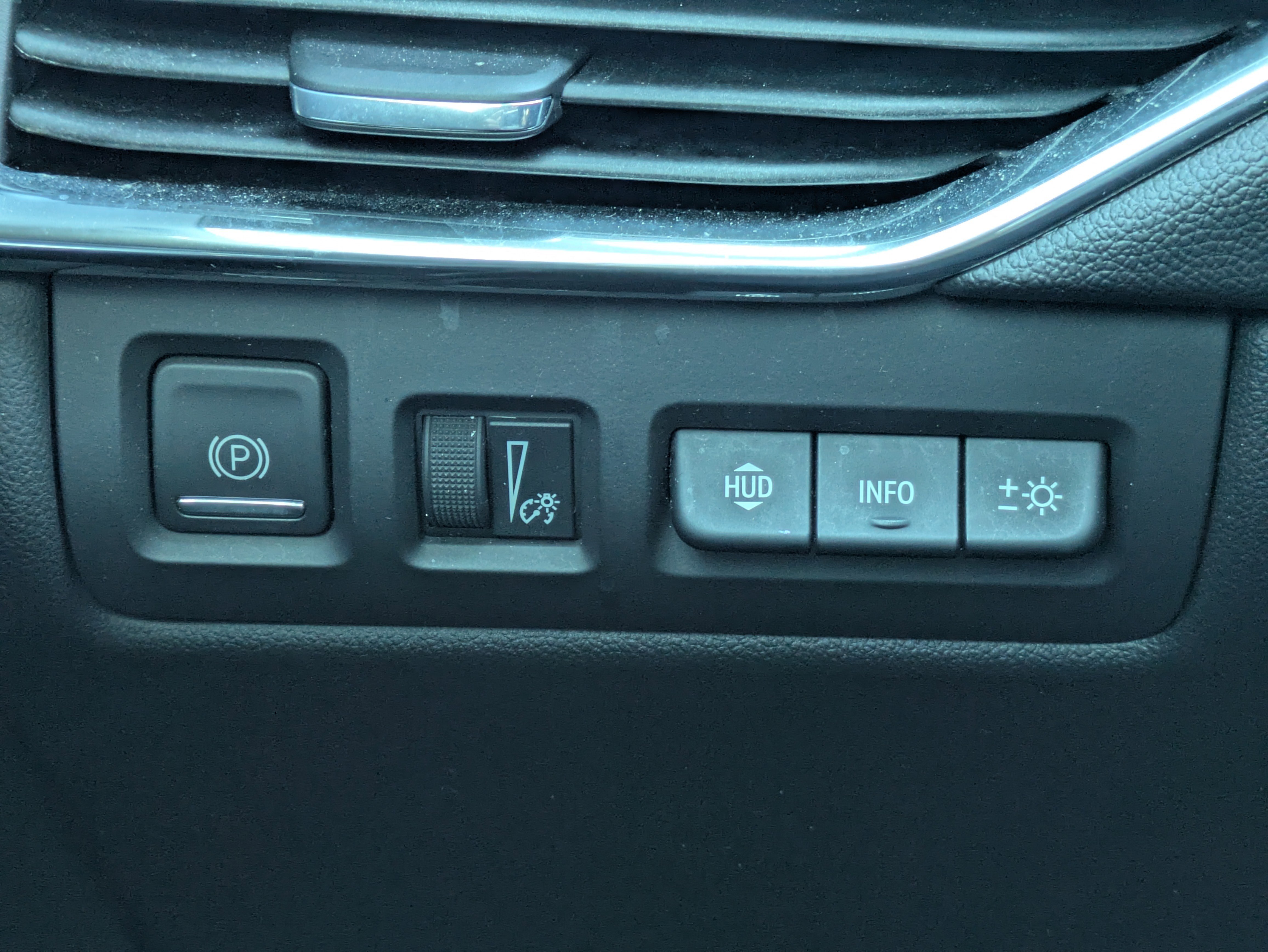 Certified 2019 Cadillac XT4 Sport w/ Technology Package FWD image 25