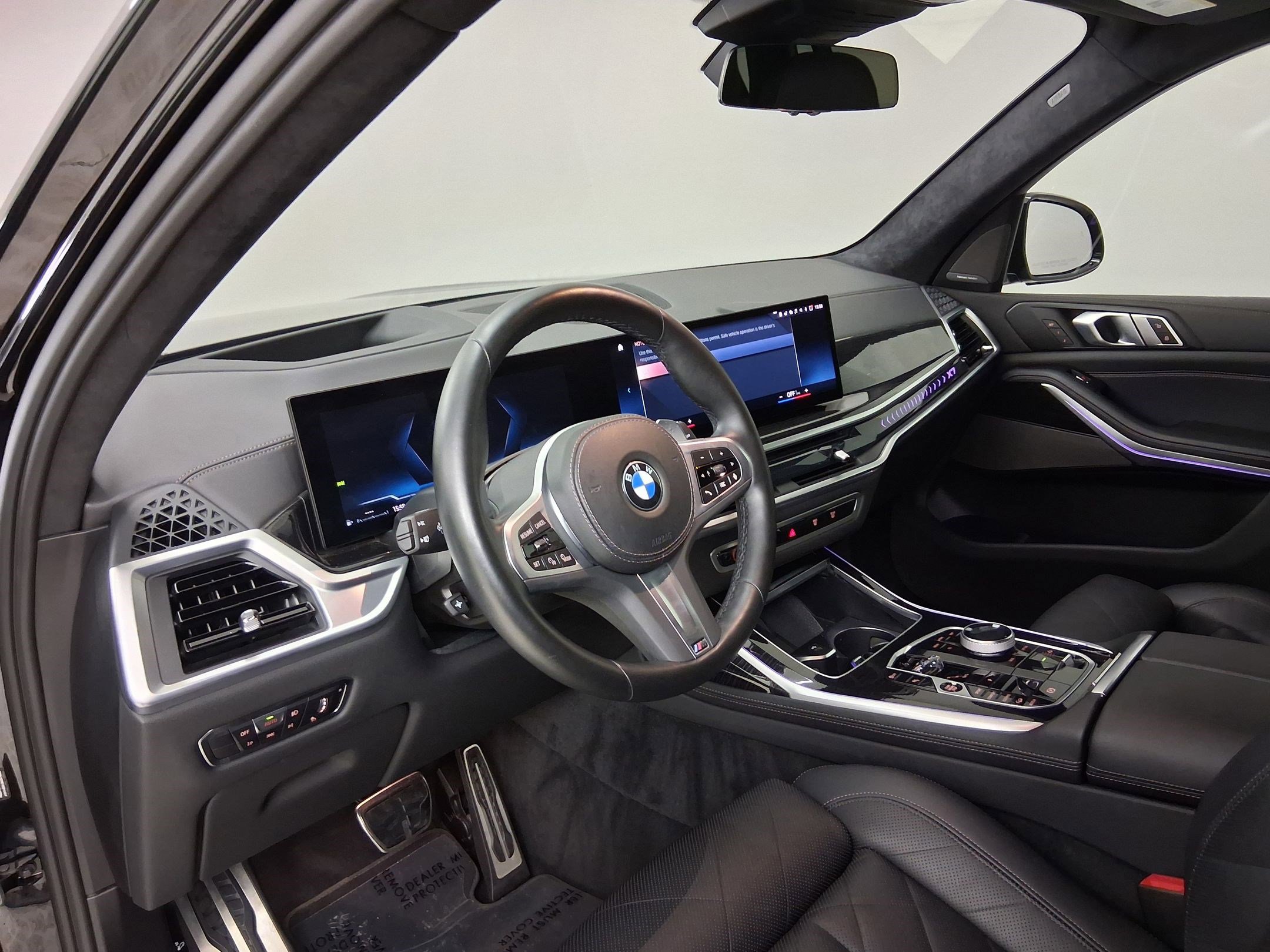 Certified 2023 BMW X7 xDrive40i w/ M Sport Package AWD/4WD image 2