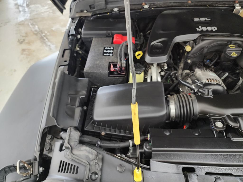 Used 2018 Jeep Wrangler Unlimited Sport image 35