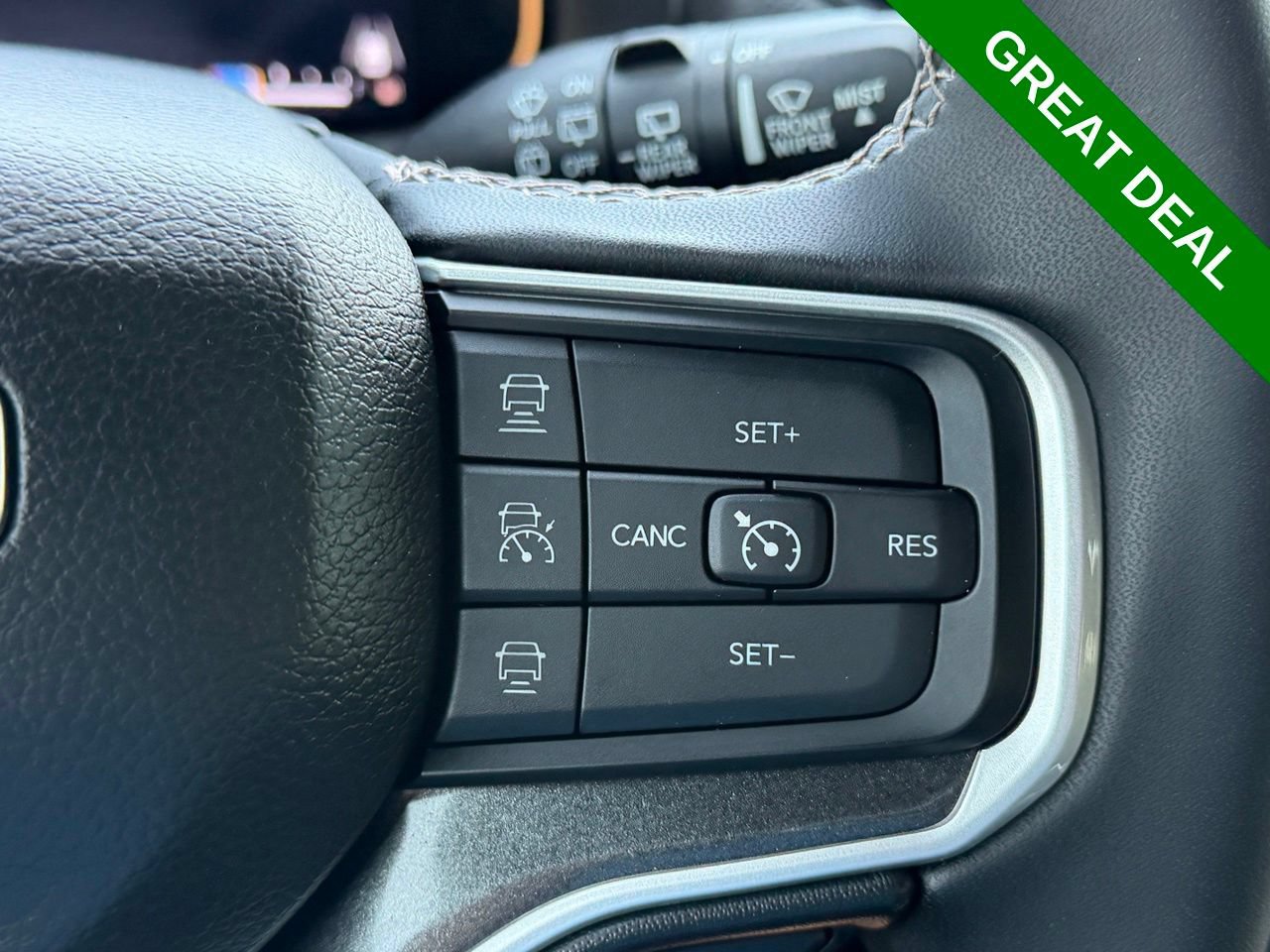 Used 2023 Jeep Wagoneer 4WD w/ Premium Group I image 19