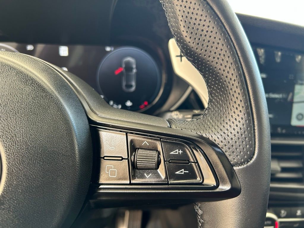 New 2025 Alfa Romeo Giulia w/ Driving Assist Package image 39