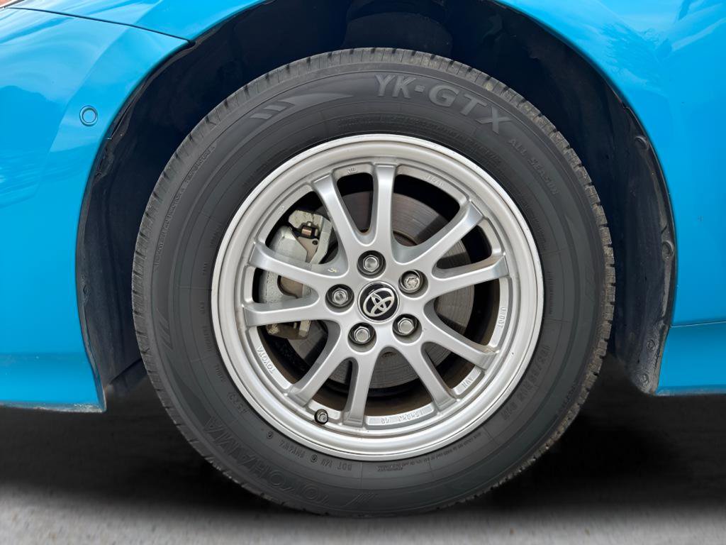 Used 2020 Toyota Prius Prime Limited image 14