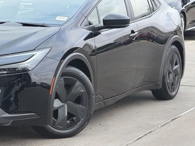 Used 2025 Toyota Prius Plug-In Hybrid image 3