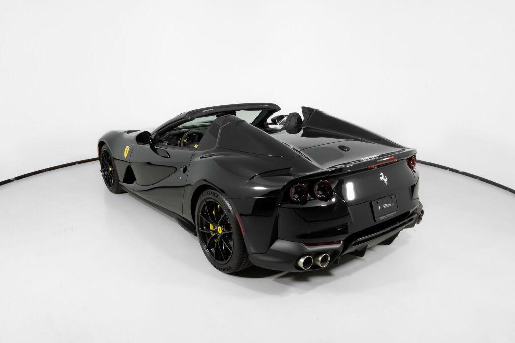 Used 2023 Ferrari 812 GTS image 5
