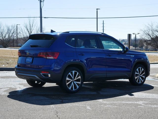 Certified 2023 Volkswagen Taos SE w/ Panoramic Sunroof Package image 7