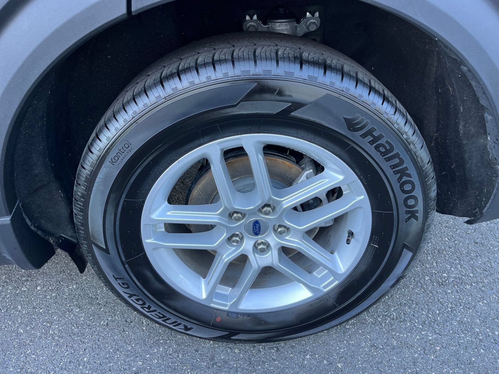 Used 2026 Ford Explorer Active RWD image 30