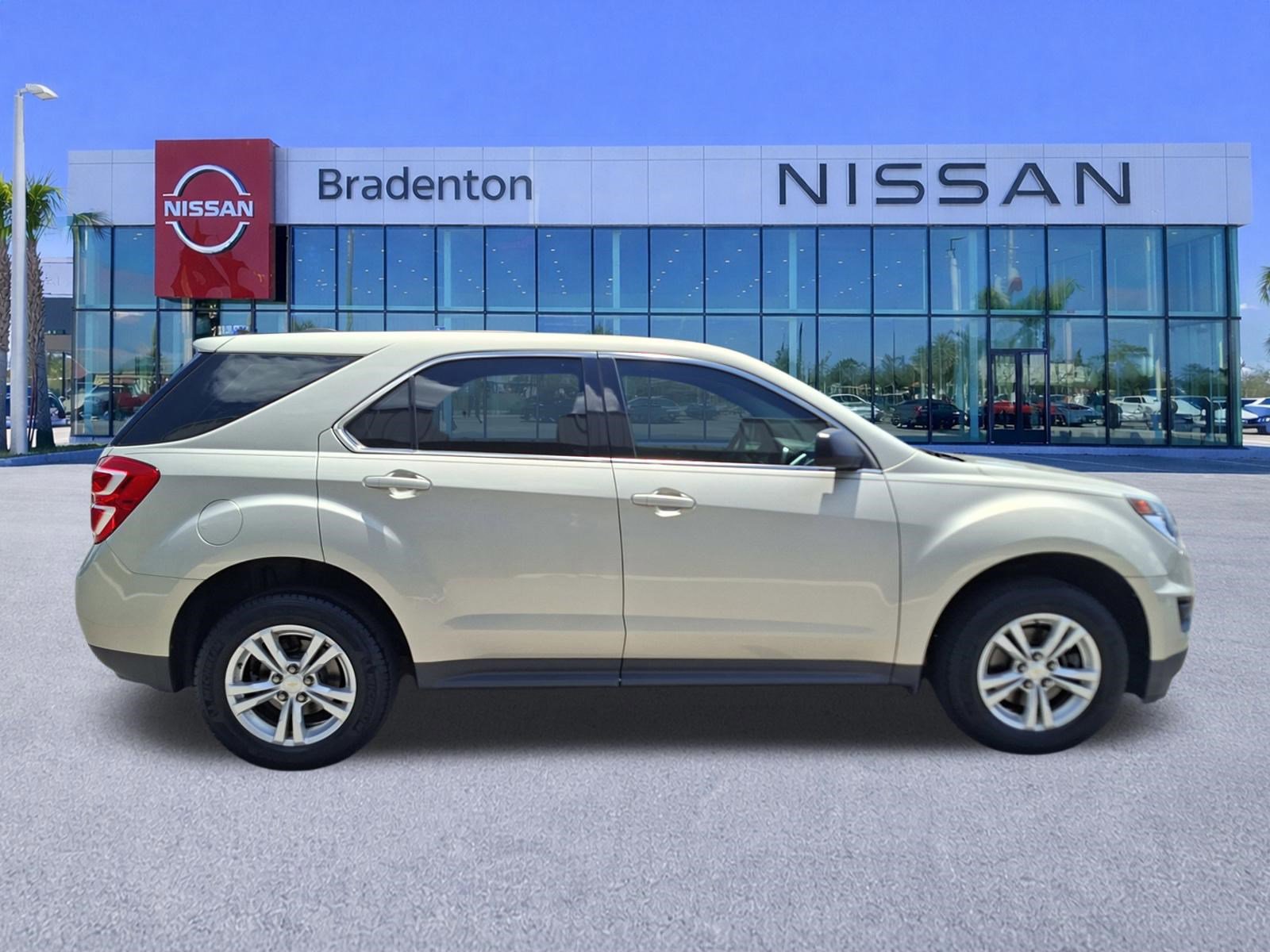 Used 2016 Chevrolet Equinox LS FWD image 4