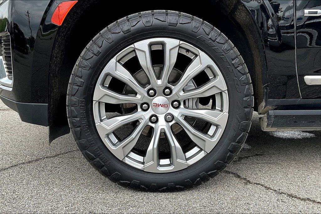 Used 2023 GMC Yukon XL Denali w/ LPO, Floor Liner Package AWD/4WD image 8