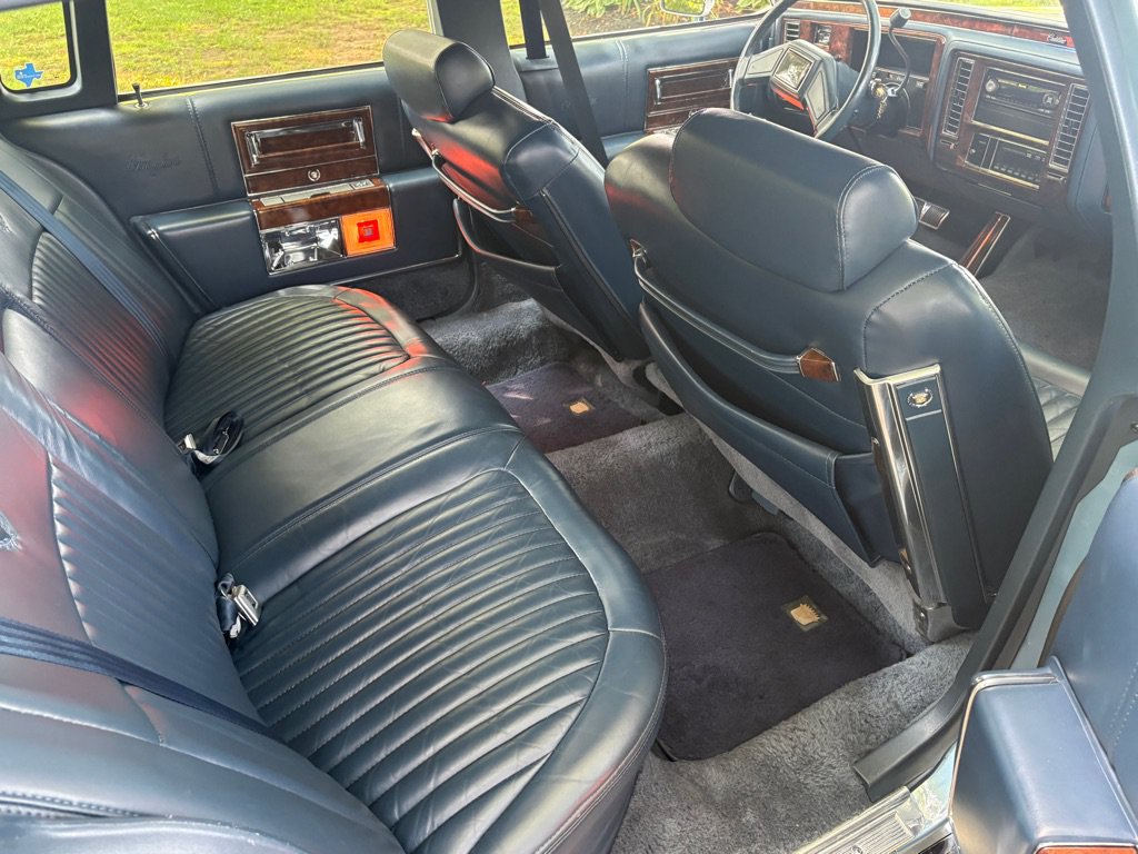 Used 1992 Cadillac Brougham RWD image 14