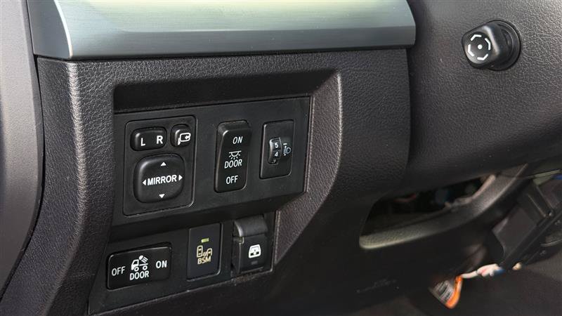 Used 2015 Toyota Tundra Platinum AWD/4WD image 24
