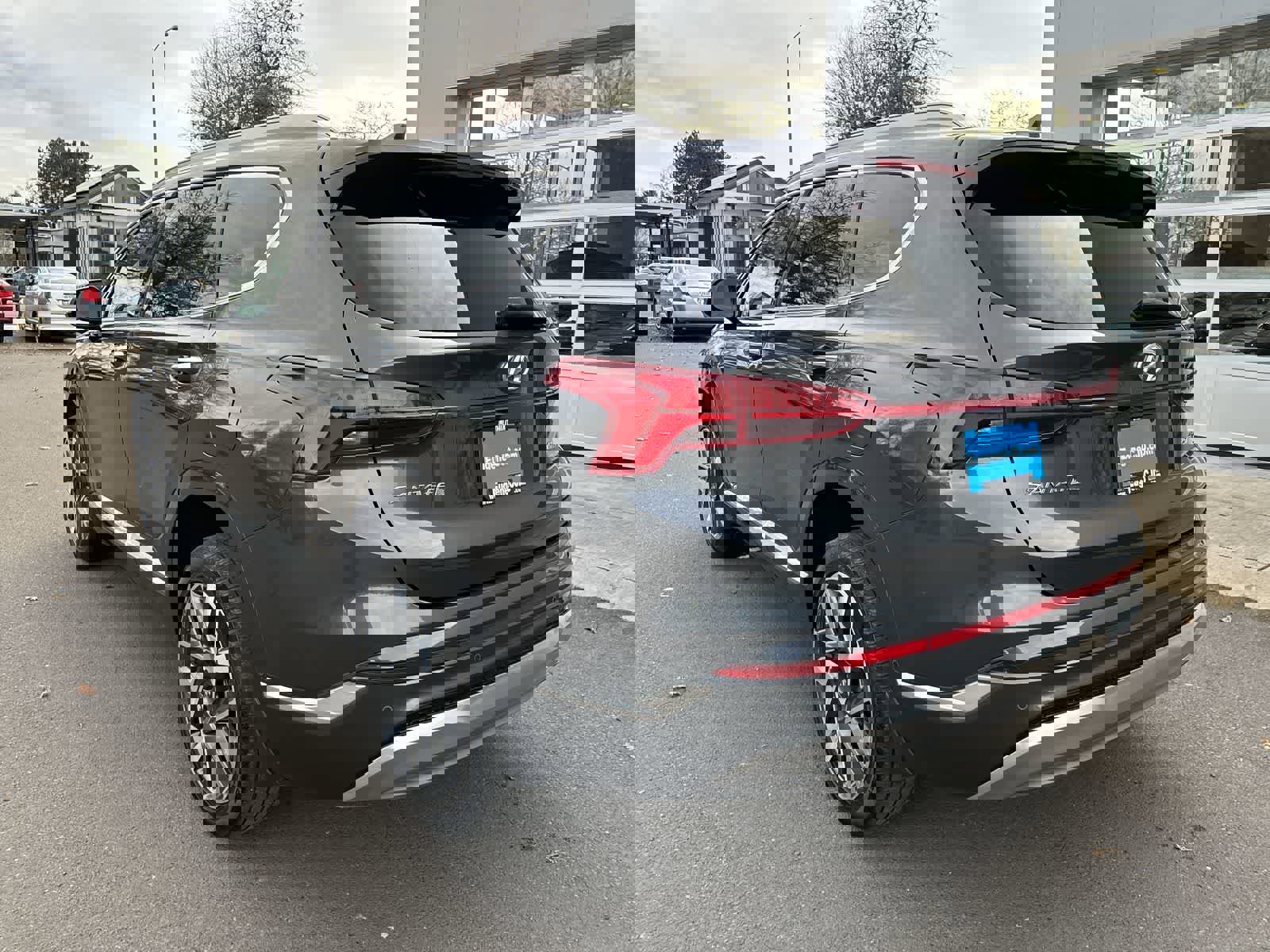 Used 2023 Hyundai Santa Fe Calligraphy w/ Cargo Package image 3