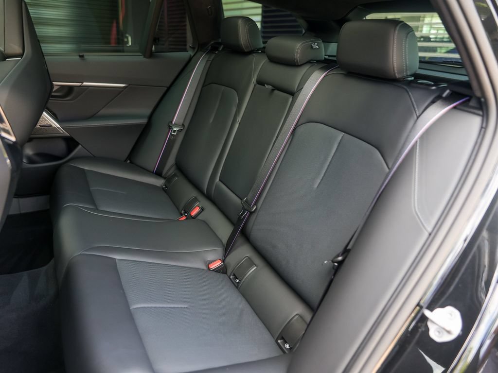 Used 2026 BMW M5 Touring AWD/4WD image 33