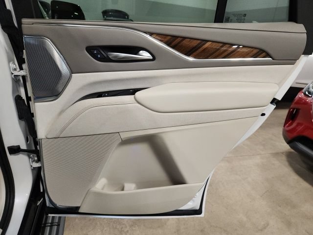 Used 2023 Cadillac Escalade Premium Luxury Platinum AWD/4WD image 35