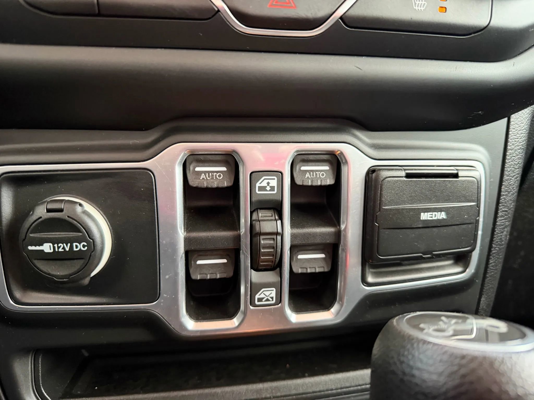 Used 2018 Jeep Wrangler Unlimited Sport S image 26