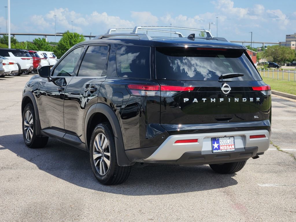 Used 2024 Nissan Pathfinder SL image 3