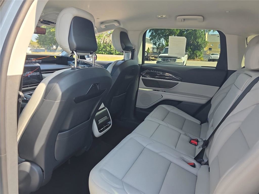 New 2026 Lincoln Nautilus Premier w/ Jet Appearance Package AWD/4WD image 10