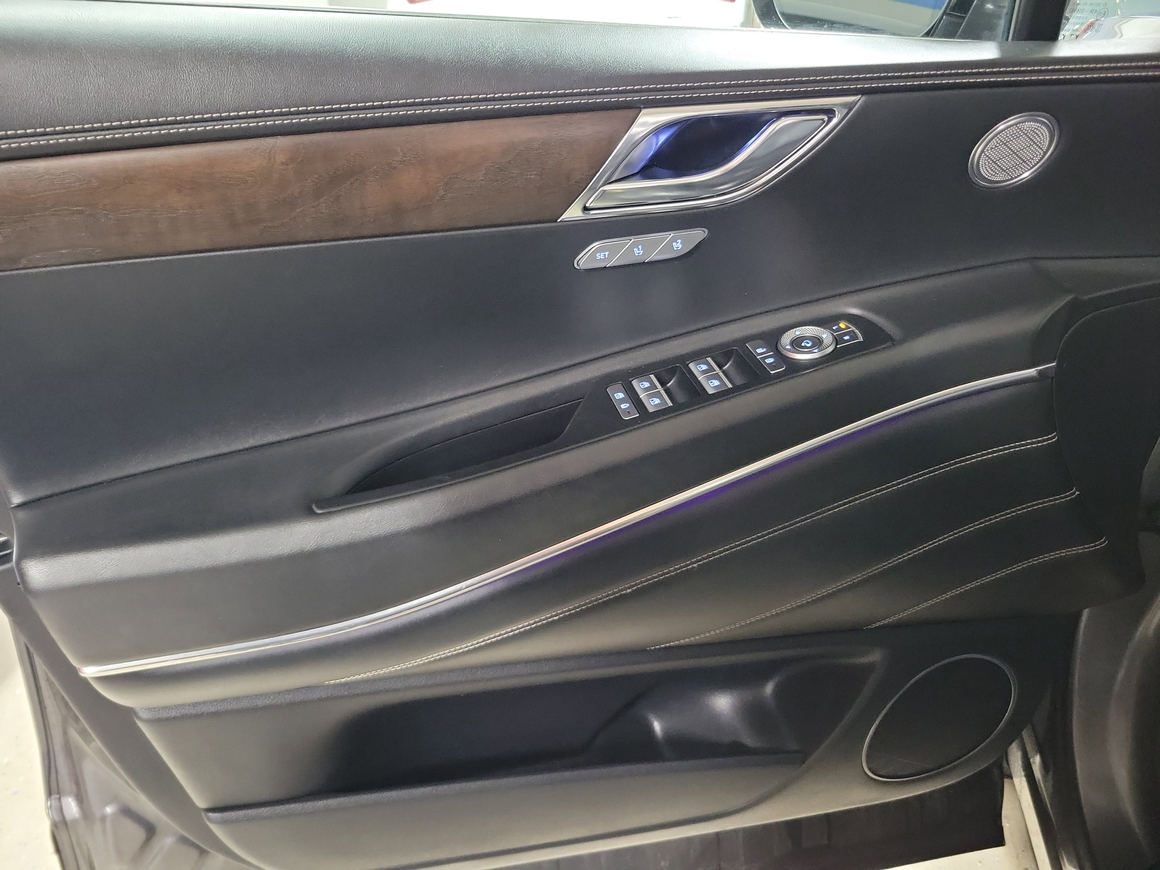 Used 2021 Genesis GV80 2.5T image 21