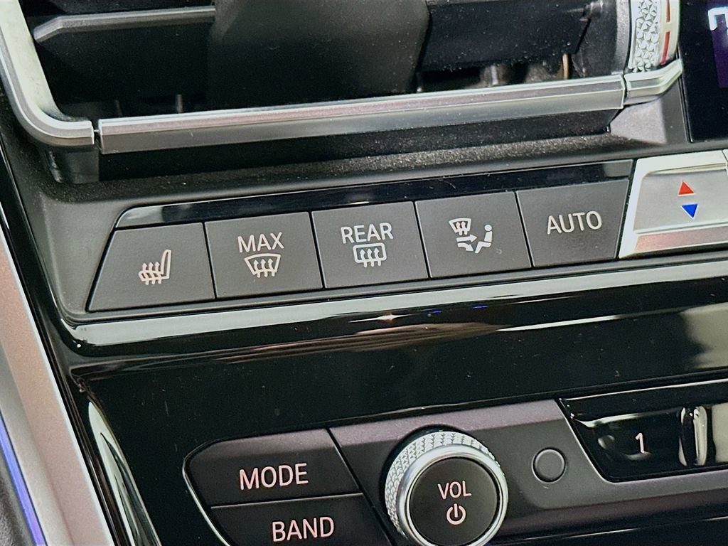 Used 2021 BMW 840i xDrive Convertible image 26