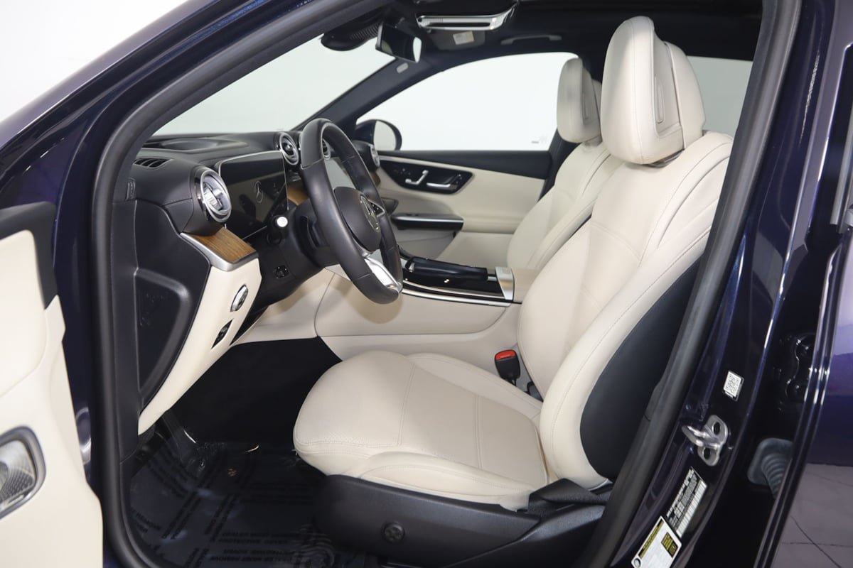 Used 2023 Mercedes-Benz GLC 300 4MATIC w/ Pinnacle Trim Package image 13
