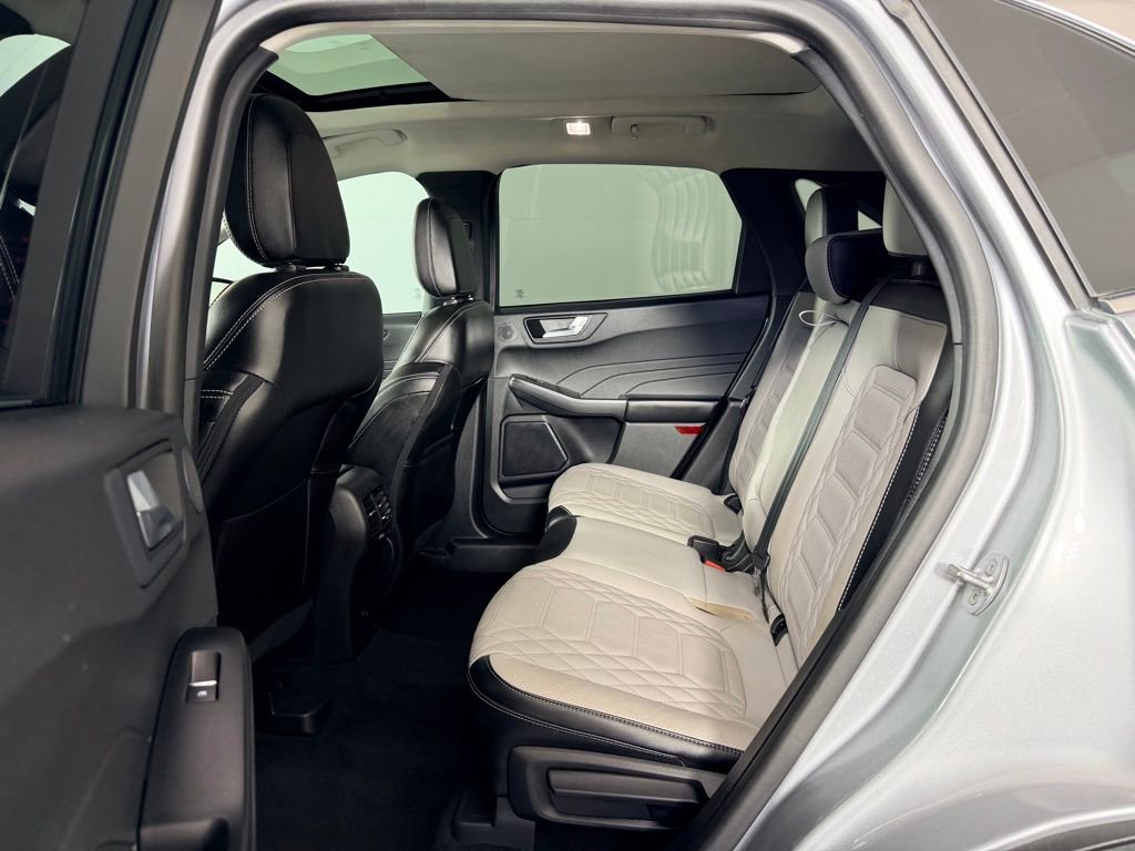 Used 2023 Ford Escape Platinum w/ Premium Technology Package image 28