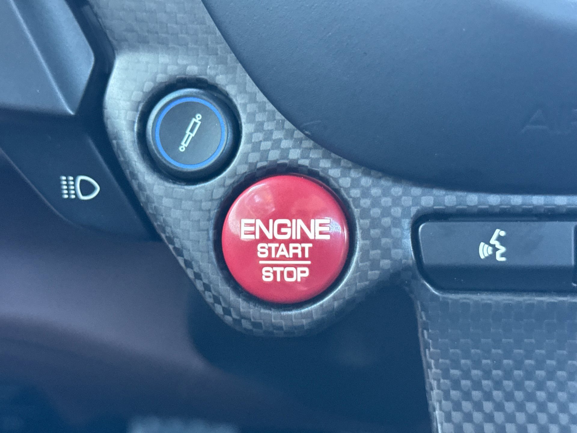 Used 2022 Ferrari 812 GTS image 23