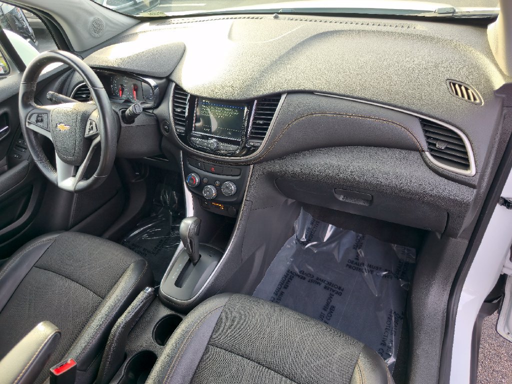 Certified 2019 Chevrolet Trax LT w/ LT Convenience Package FWD image 26