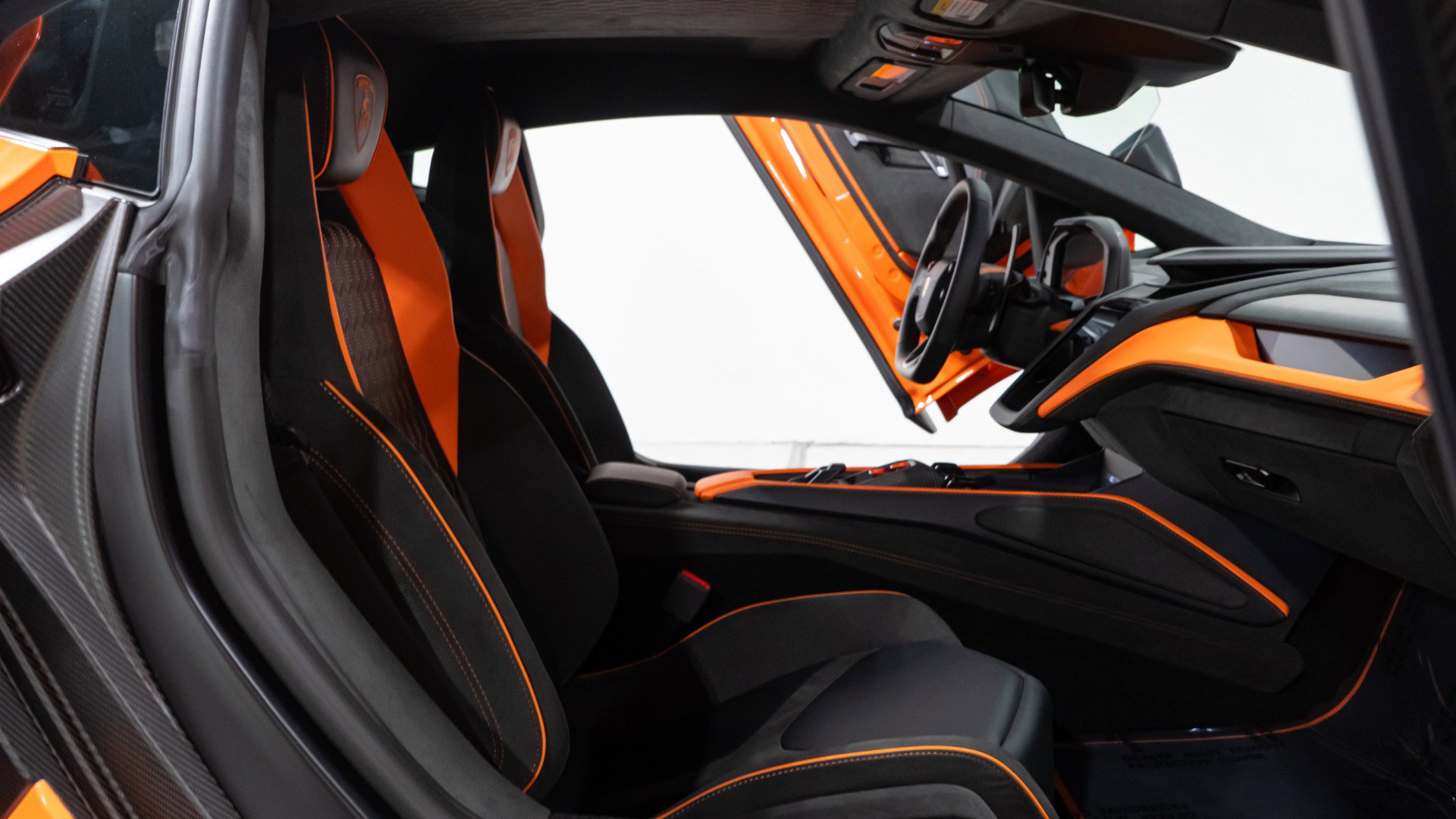 Used 2025 Lamborghini Revuelto image 67