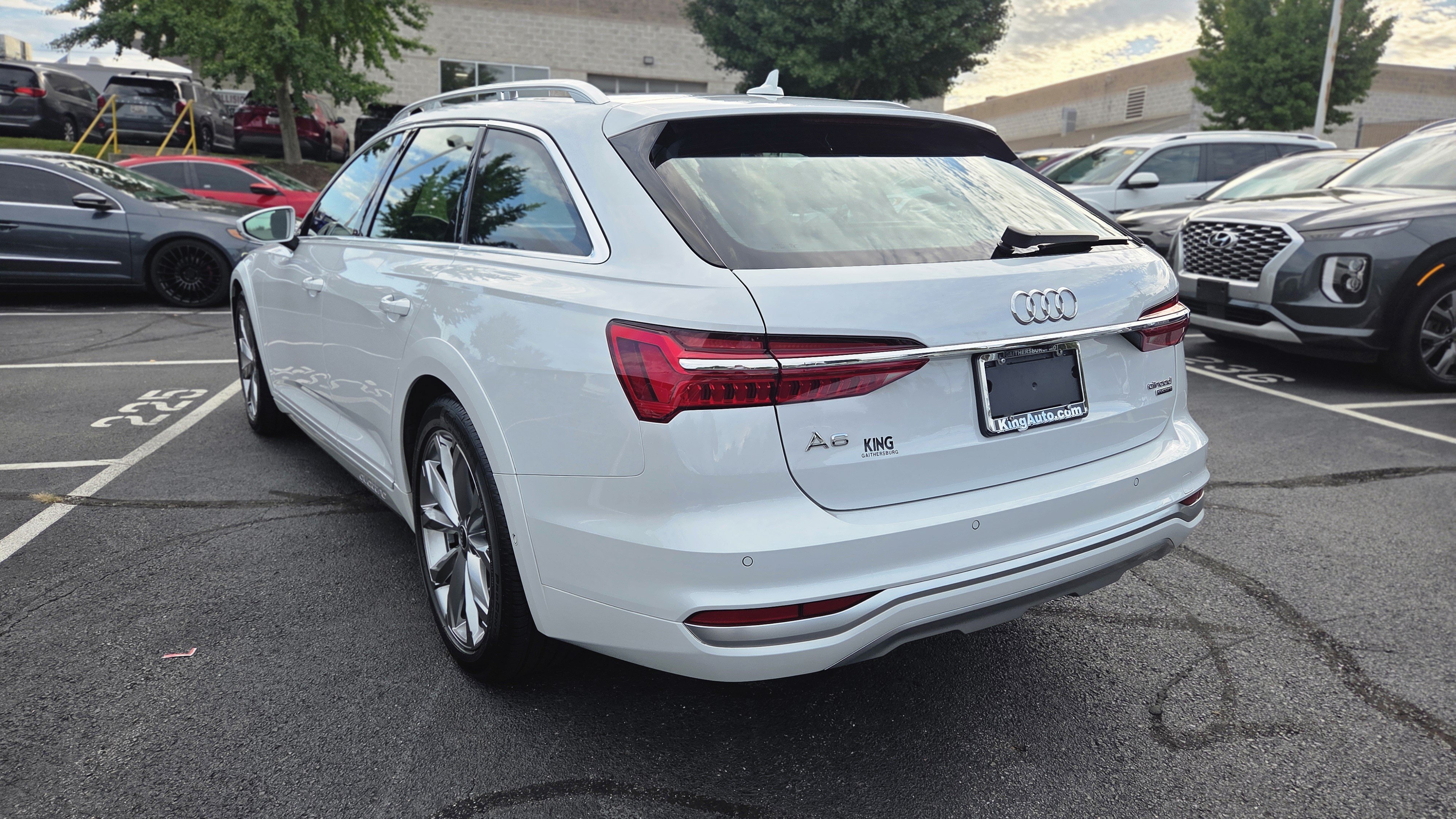Used 2024 Audi A6 3.0T allroad Prestige AWD/4WD image 6