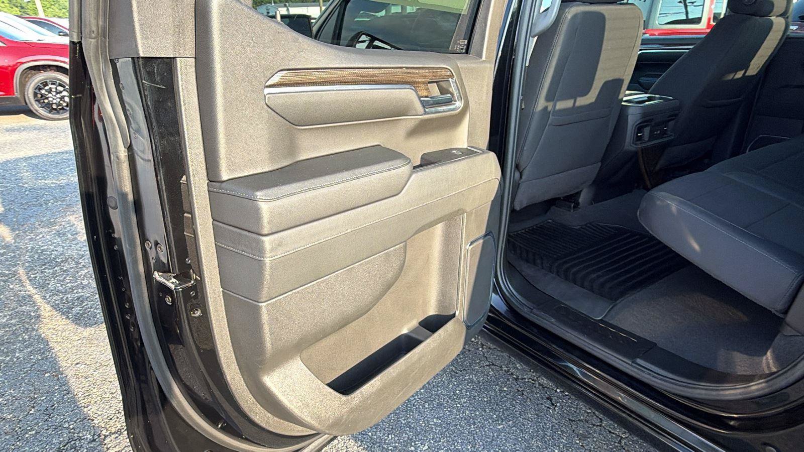Used 2024 Chevrolet Silverado 1500 RST w/ Z71 Off-Road Package AWD/4WD image 19