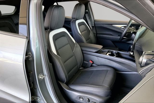 Used 2025 Chevrolet Blazer EV LT AWD/4WD image 19