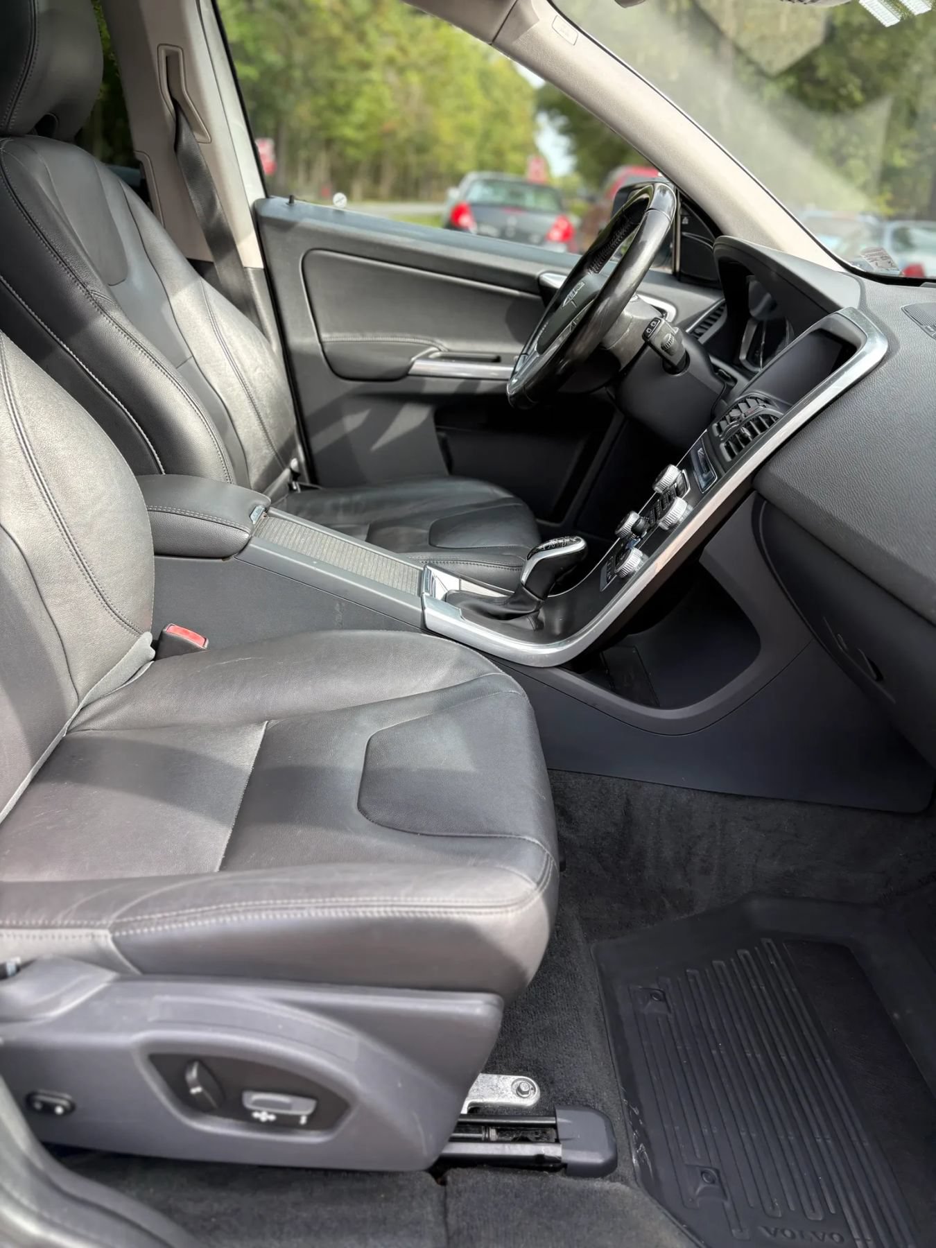 Used 2016 Volvo XC60 T6 Platinum AWD/4WD image 49