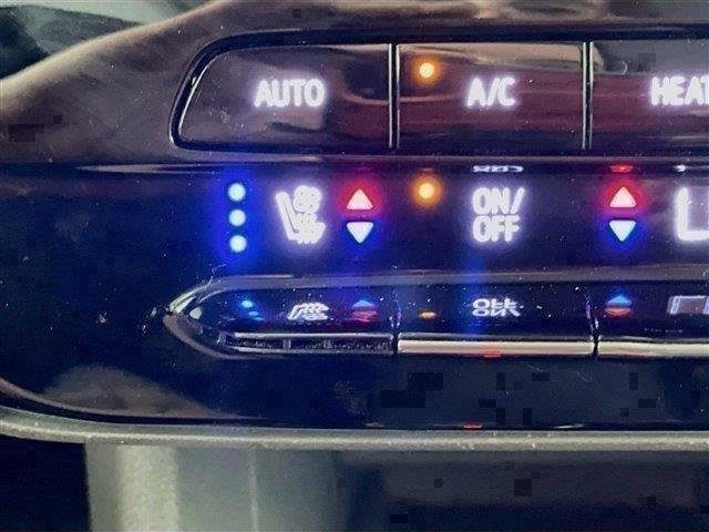 Used 2022 Chevrolet Bolt EUV Premier FWD image 22