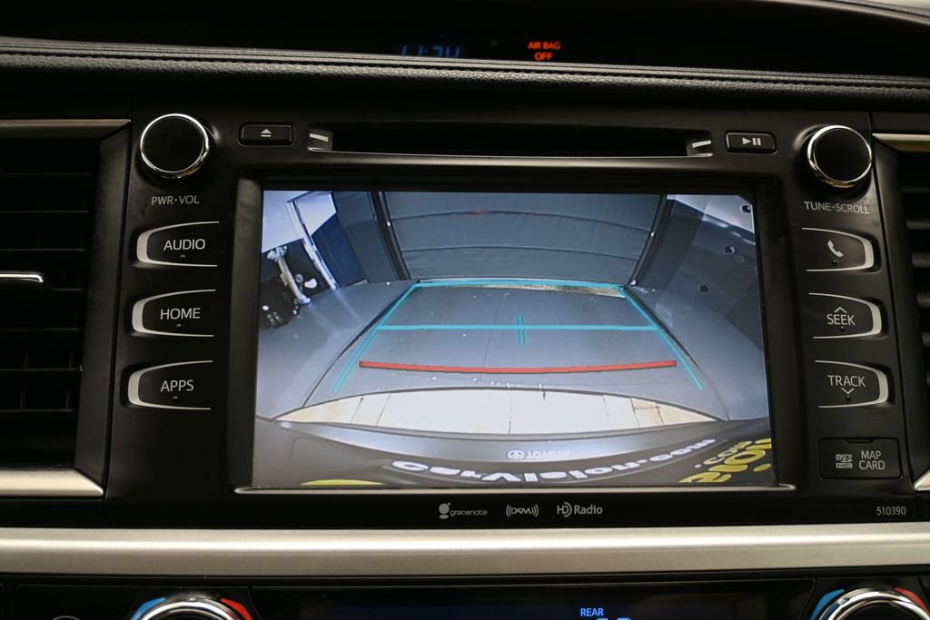 Used 2019 Toyota Highlander XLE AWD/4WD image 28