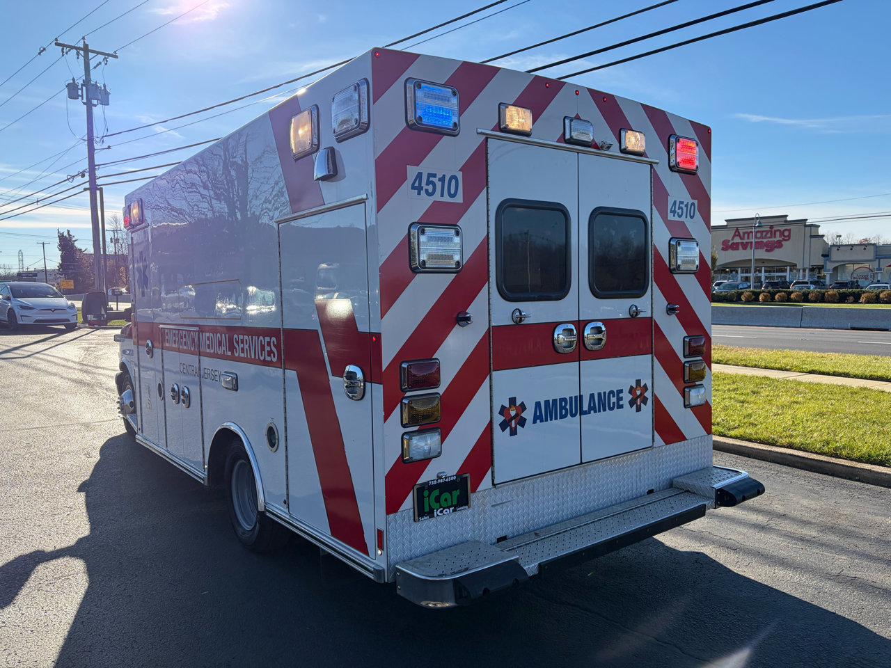 Used 2015 Chevrolet Express 4500 w/ Ambulance Package image 9