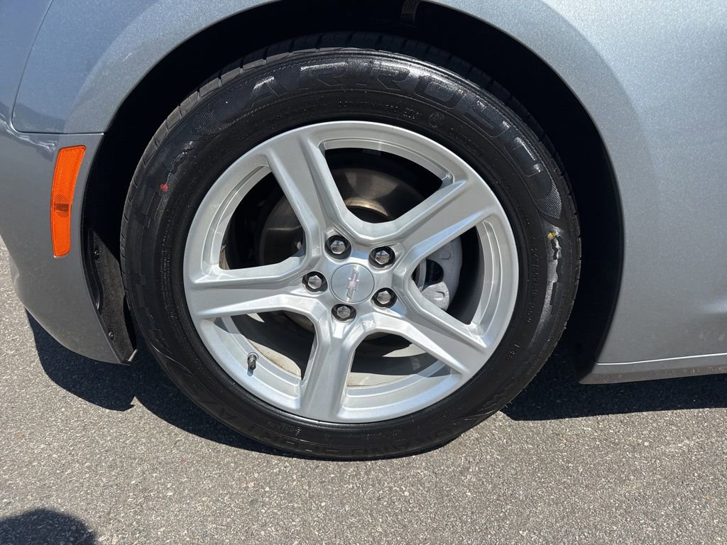 Used 2023 Chevrolet Camaro LT RWD image 26