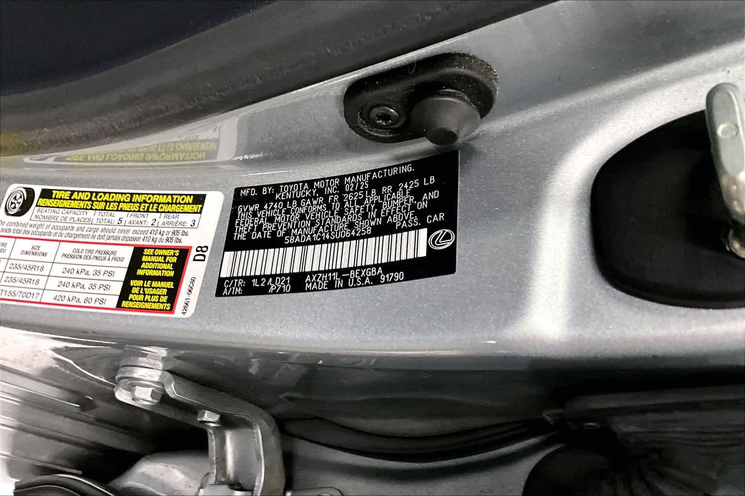 Used 2025 Lexus ES 300h w/ Premium Package FWD image 37