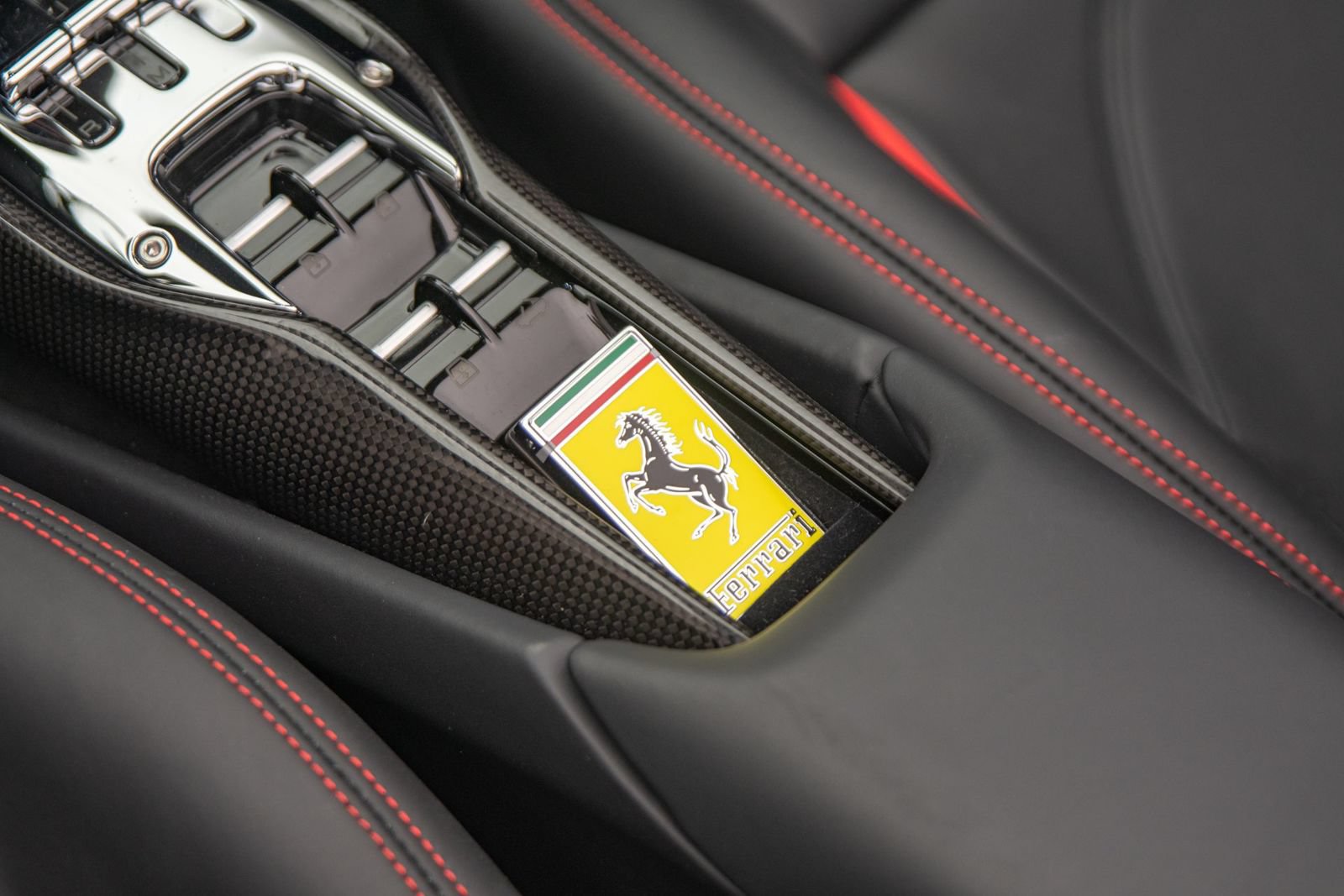 Used 2025 Ferrari 296 GTS RWD image 27
