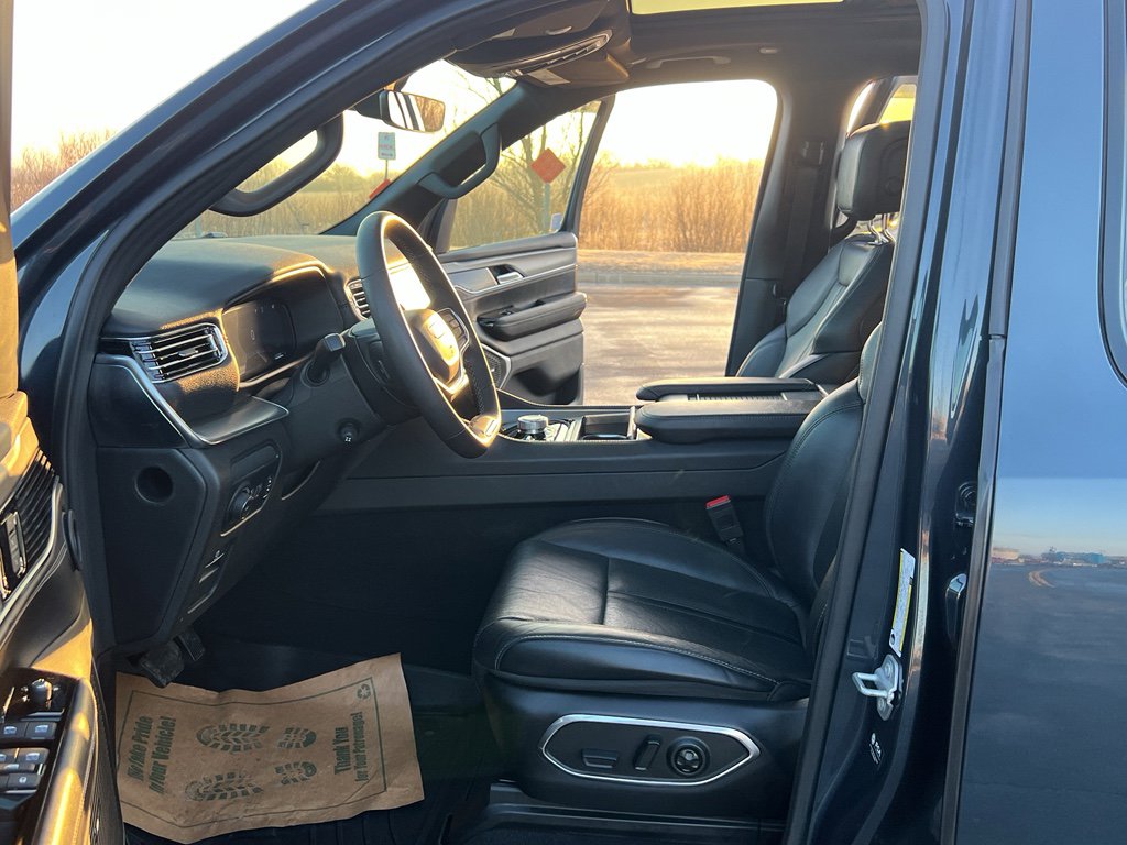 Used 2023 Jeep Wagoneer Series II w/ Convenience Group I image 16