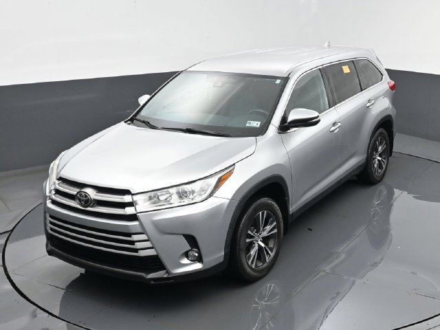 Used 2019 Toyota Highlander Plus AWD/4WD image 18