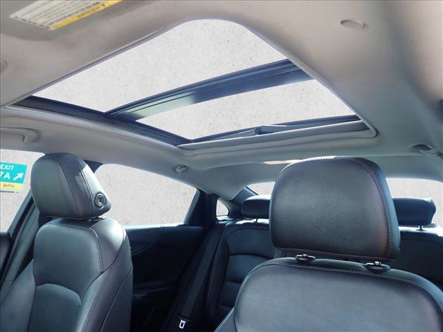 Used 2019 Chevrolet Malibu LT w/ Leather Package image 12