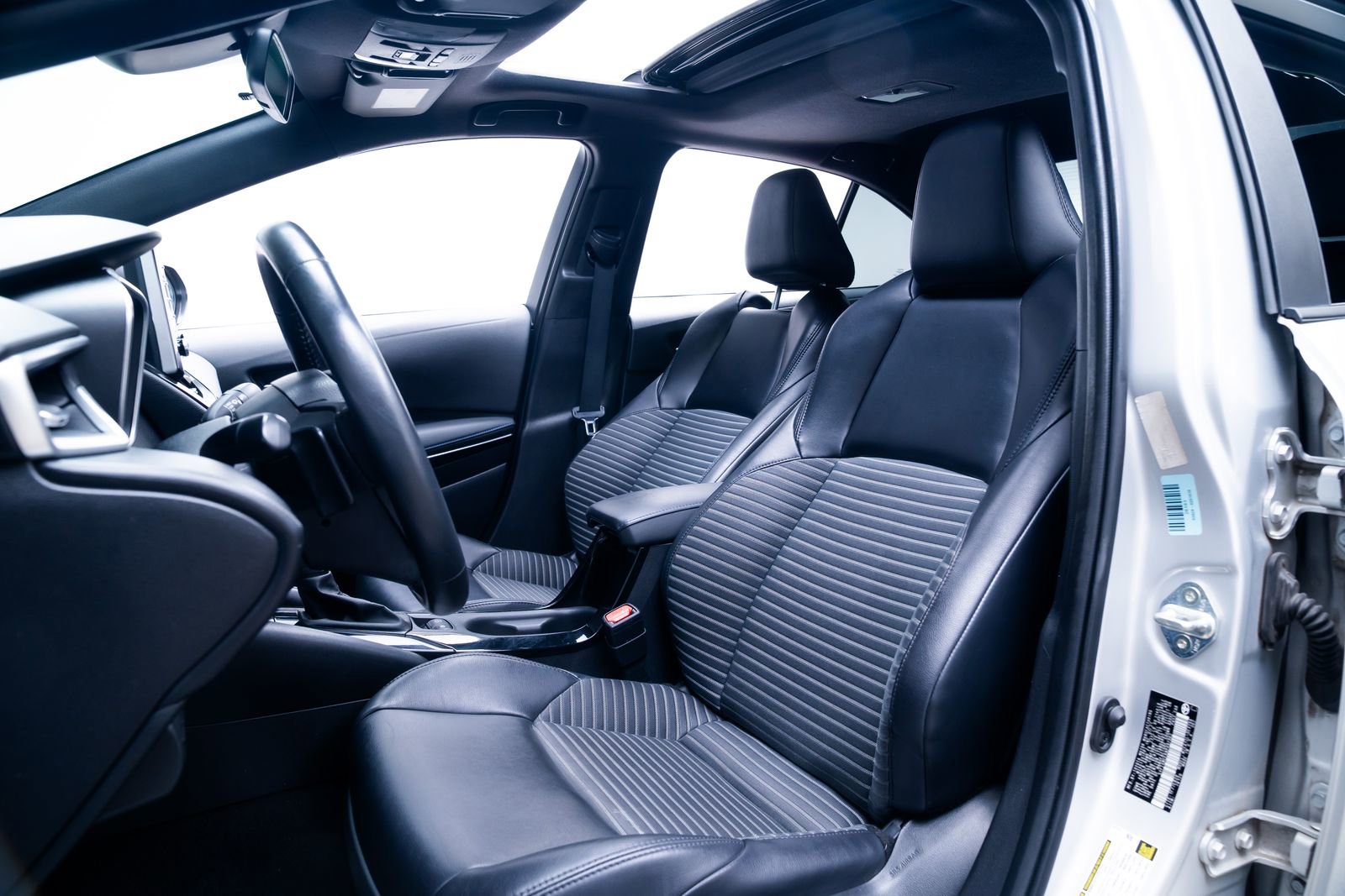 Used 2022 Toyota Corolla XSE w/ Carpet Mat Package (TMS) FWD image 17