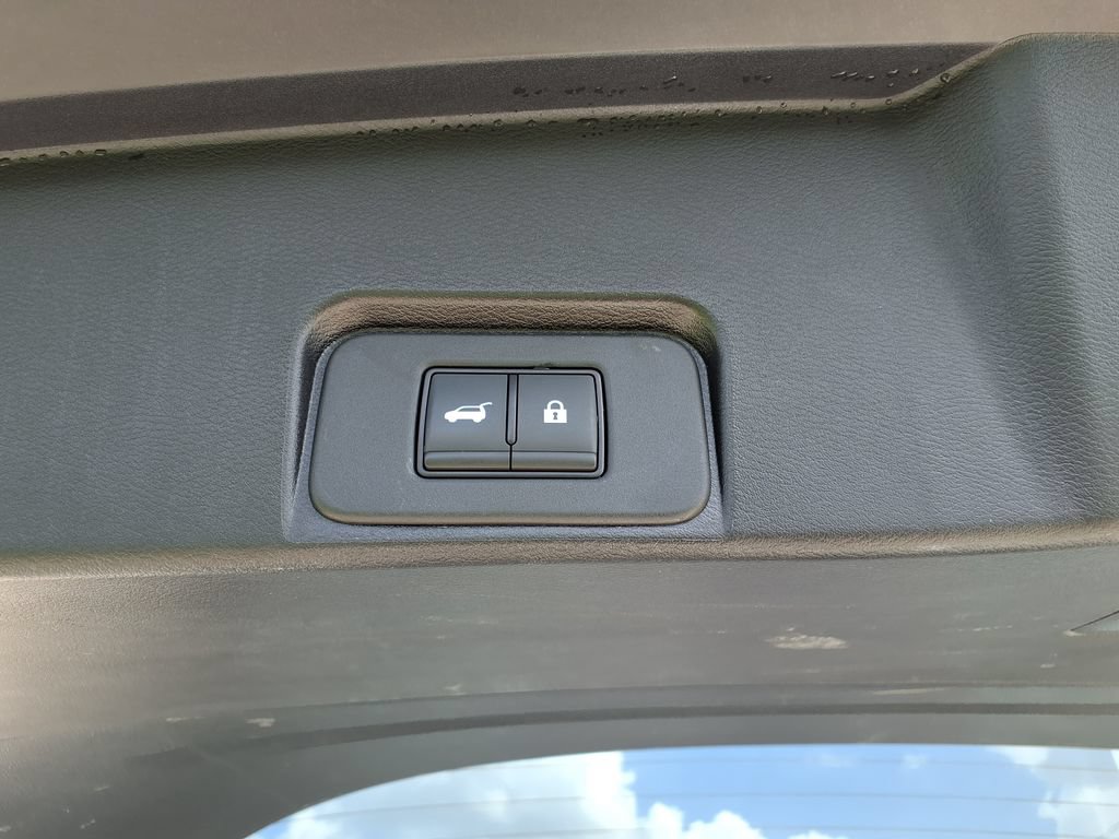Used 2024 Nissan Rogue SV FWD image 13