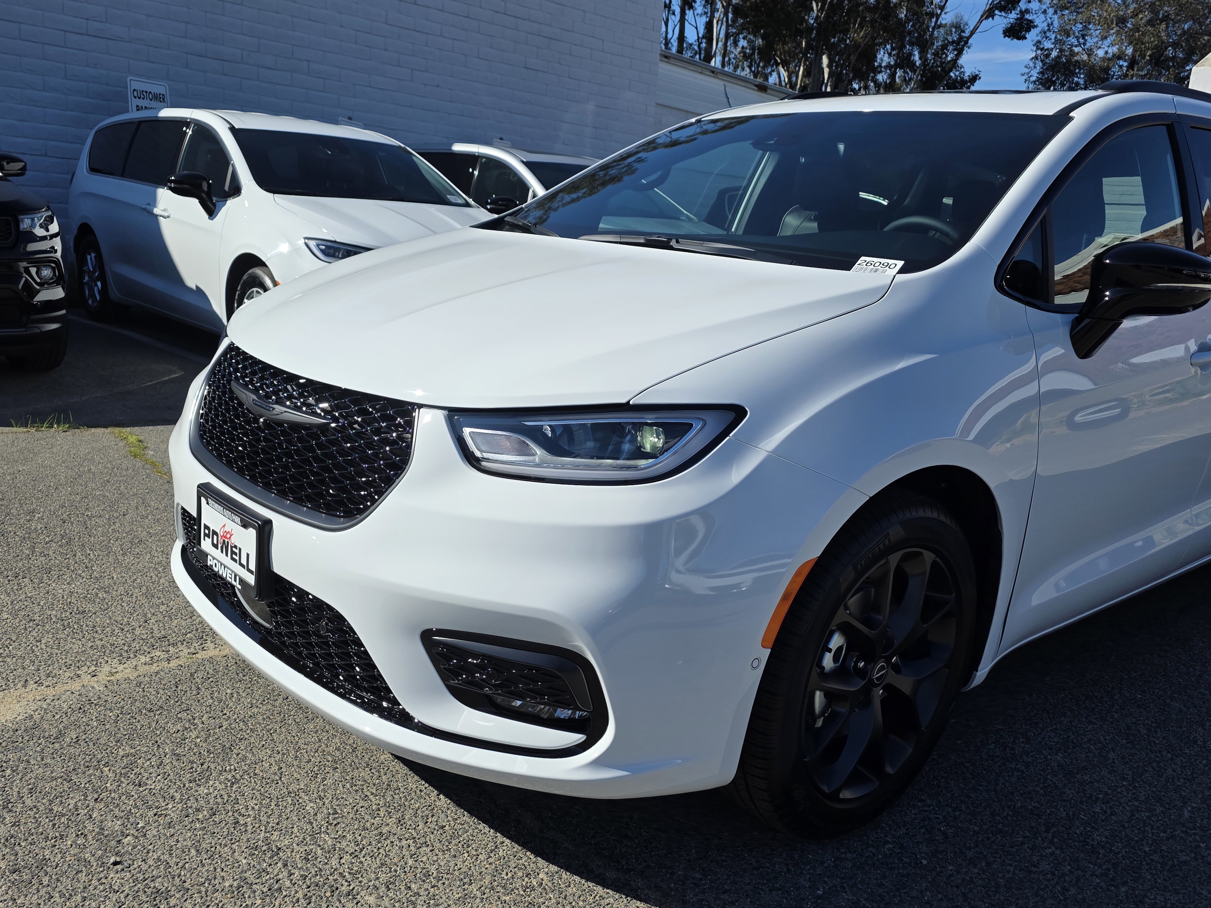 New 2026 Chrysler Pacifica Limited w/ S Appearance Package image 7