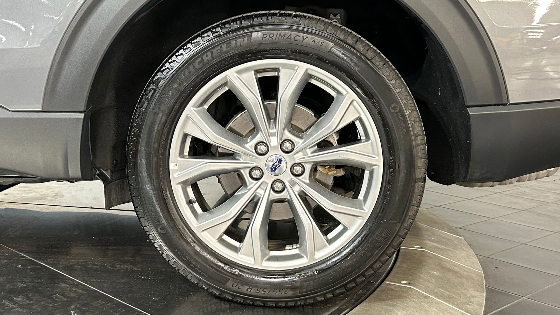 Used 2023 Ford Explorer XLT w/ Equipment Group 202A AWD/4WD image 16