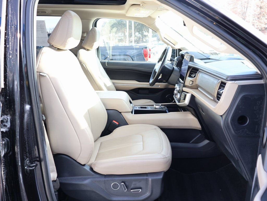Used 2024 Ford Expedition Limited image 41